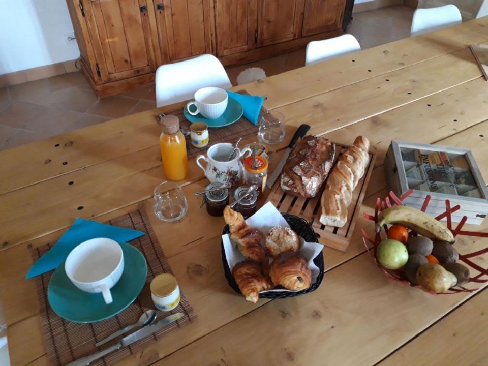 Chez Jeanfi Bed & Breakfast Fronsac  Eksteriør bilde